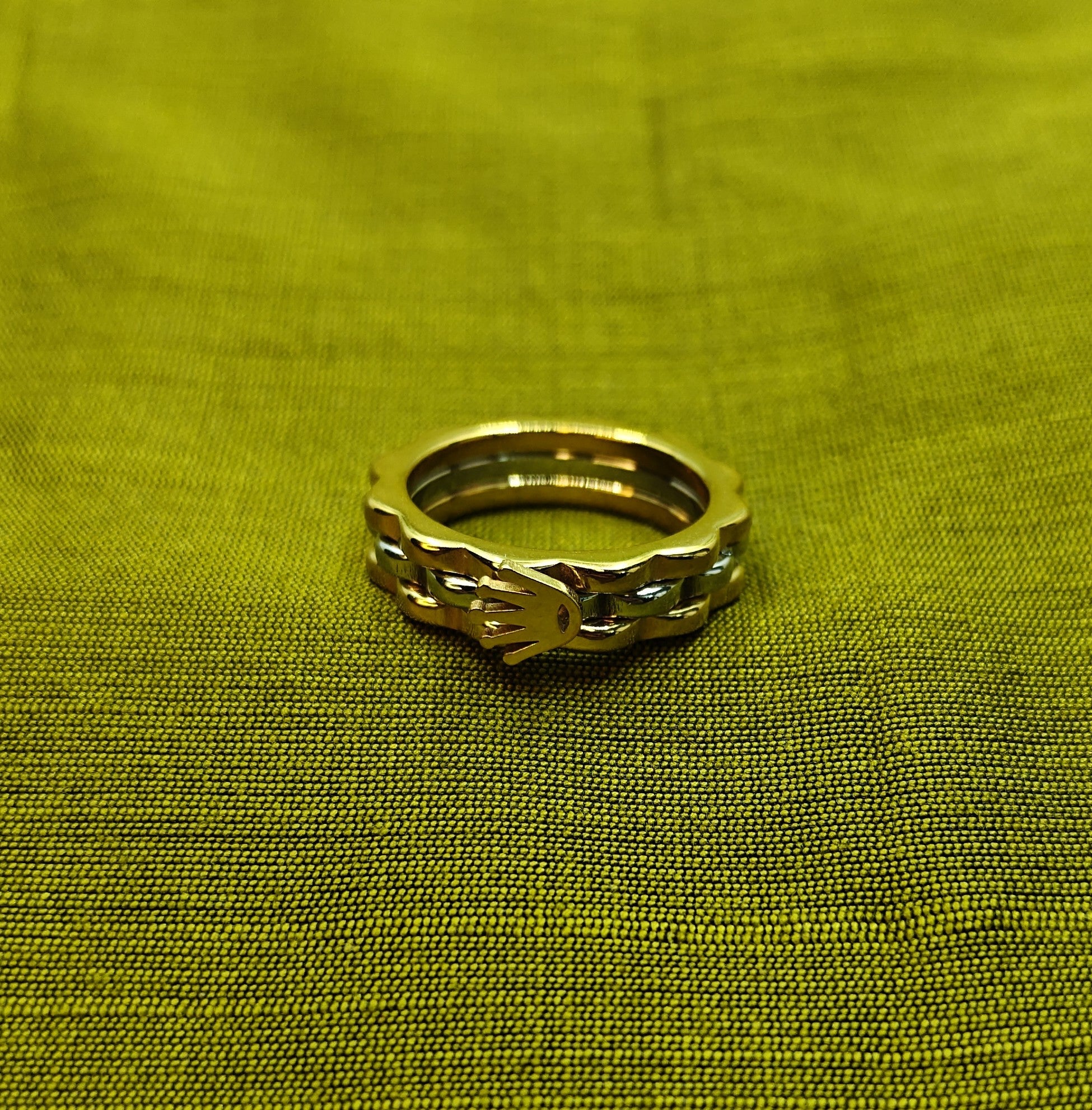 Rings (F)