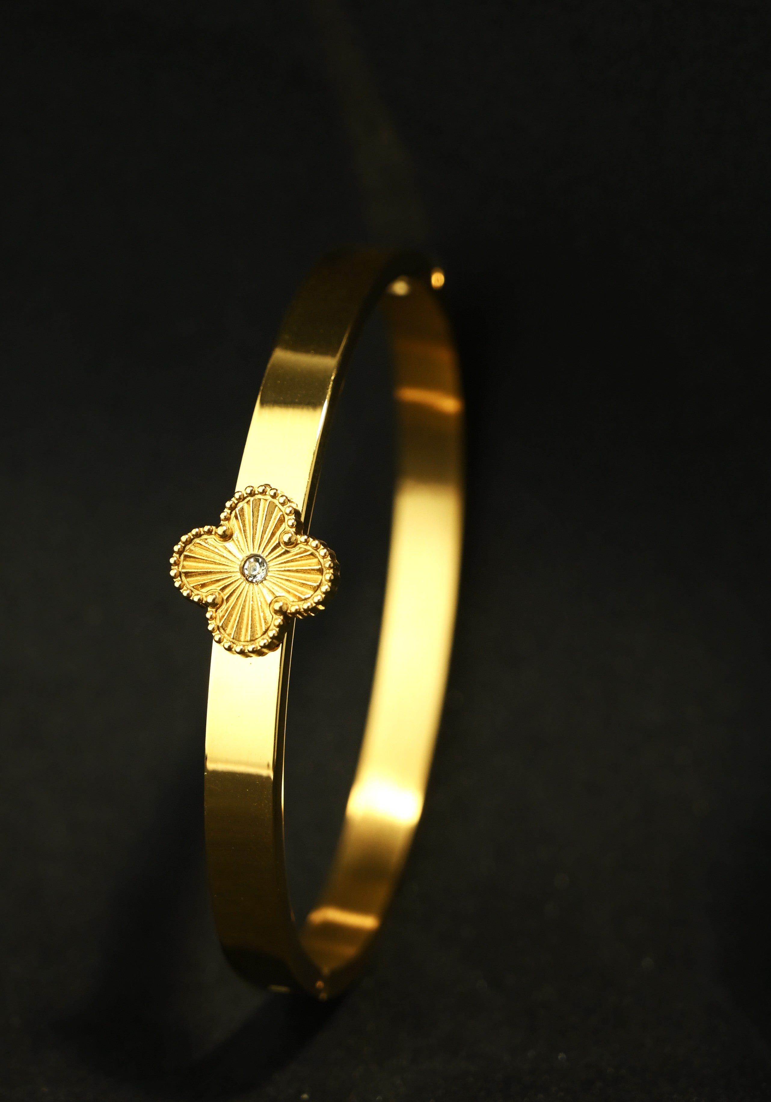 Gold Tone Classic Clover Cuff Stone Bangle Bracelet for Women - Glossy Finish