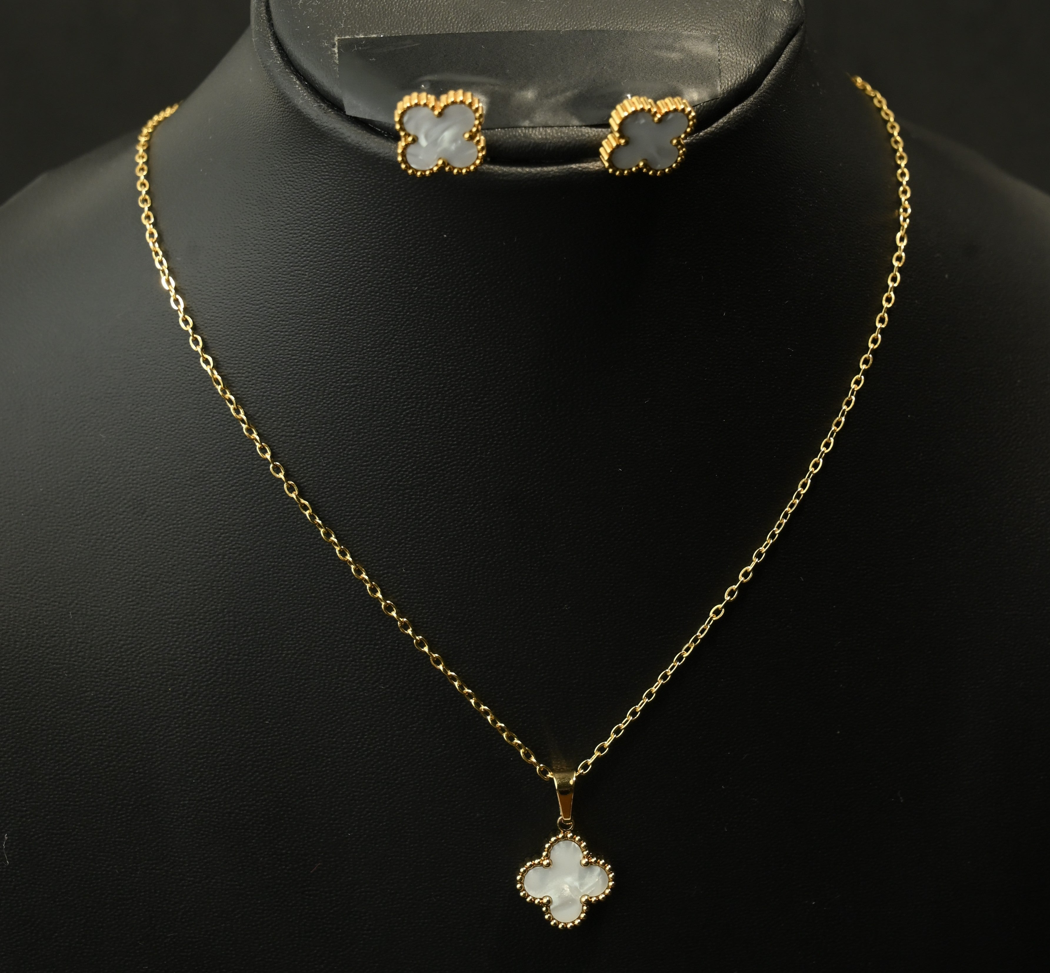 Gold Tone Classic Clover Charm Jewelry Set with Snow-White Motifs for Women - Matte Finish