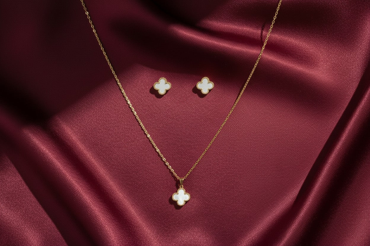 Gold Tone Classic Clover Charm Jewelry Set with Snow-White Motifs for Women - Matte Finish