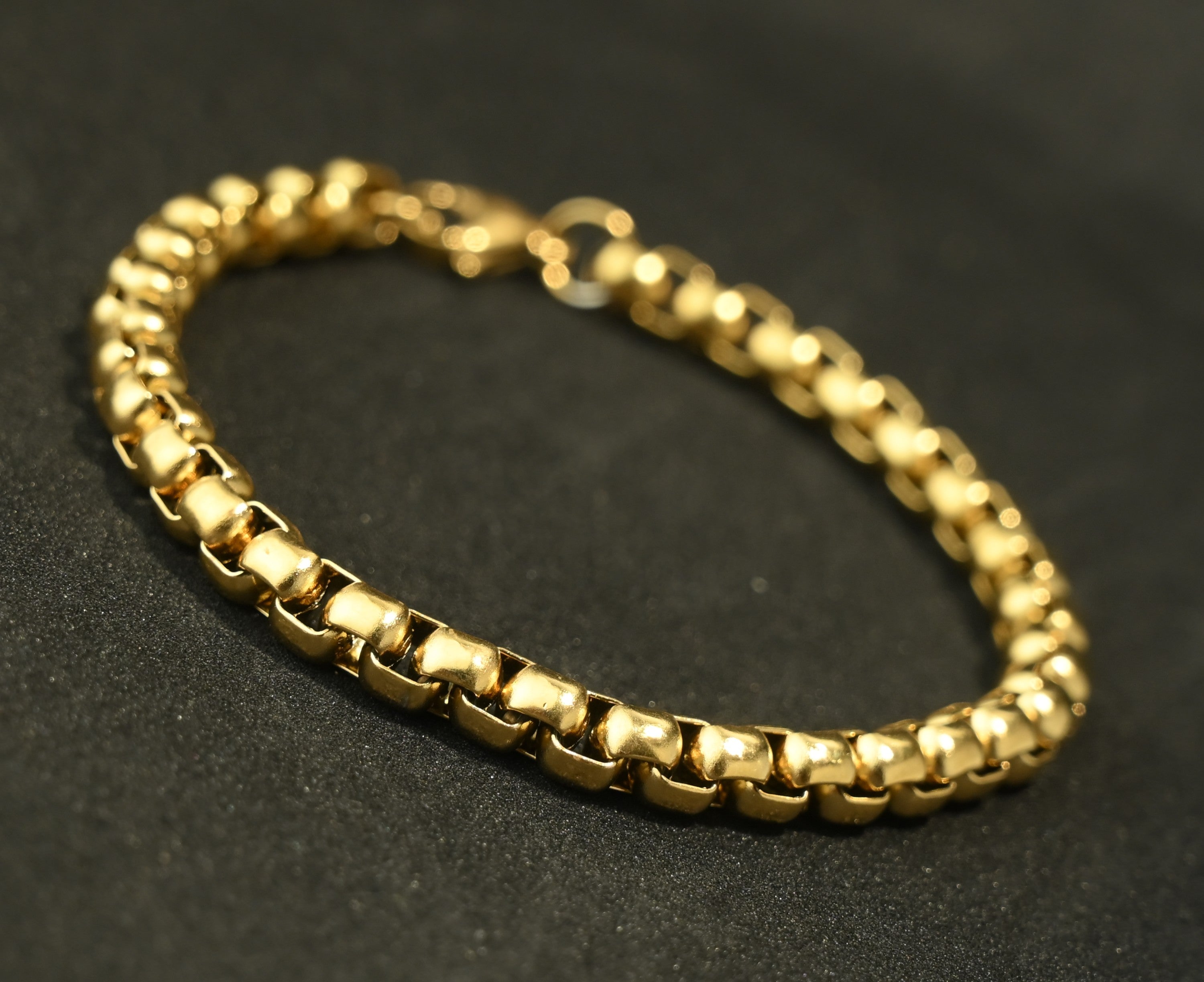 Gold Tone Luxury Box Link Chain Bracelet for Men- Matte Finish (8 Inch)