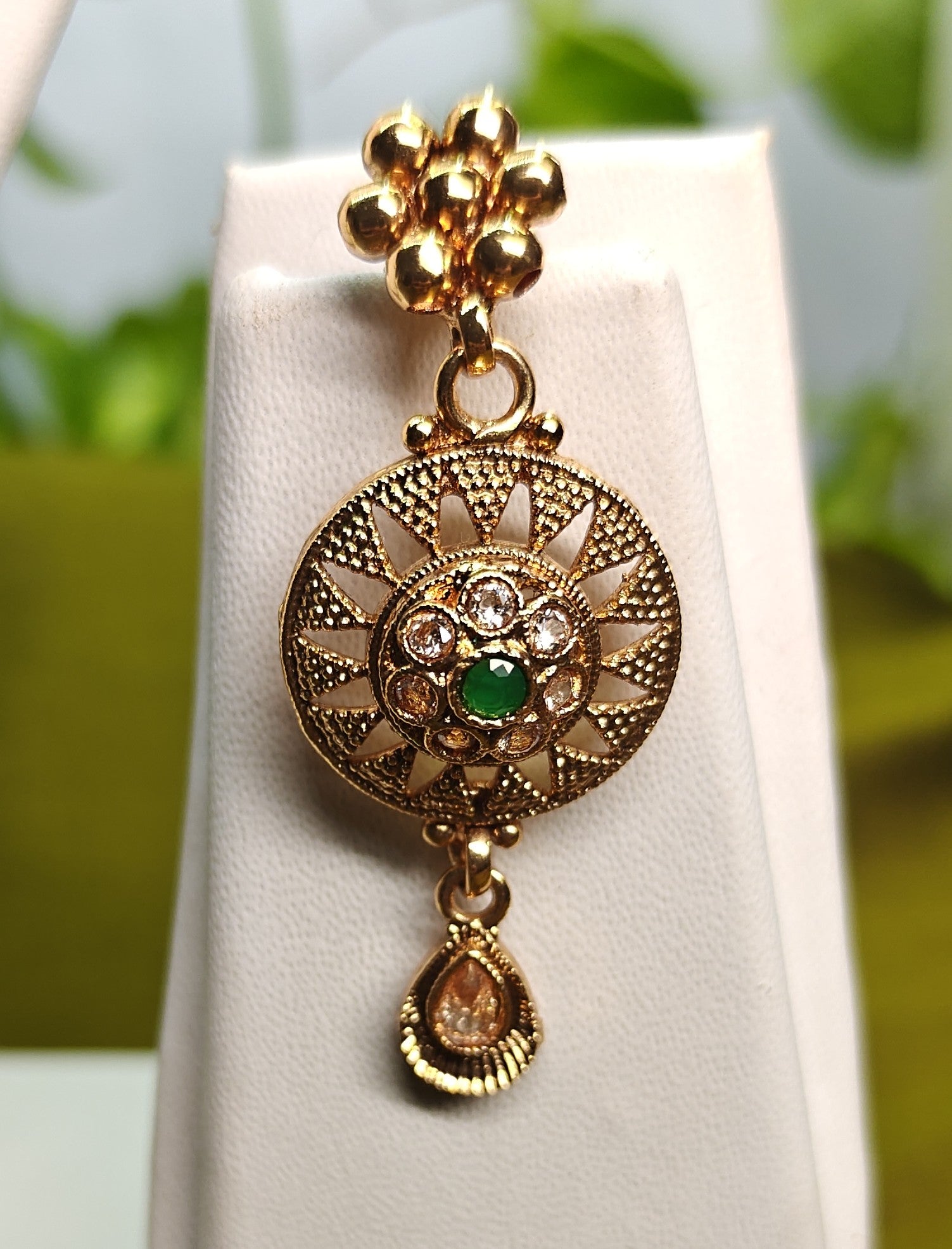 Ethnic Gold-Plated Antique Round Buta (Motif), Coin Style Choker with Kemp Stones Set for Women - Antique Finish / Non-Idol