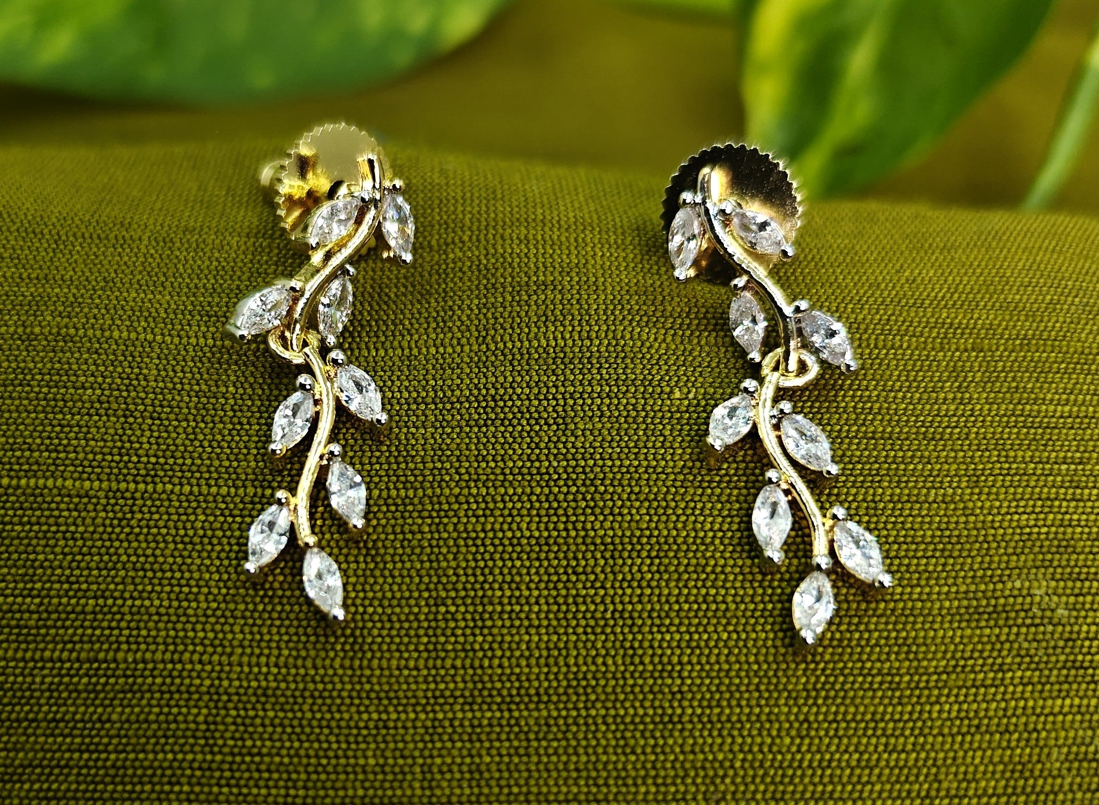 AD Gold-Plated Leaf Vine Indo-Western Style Necklace Set for Women