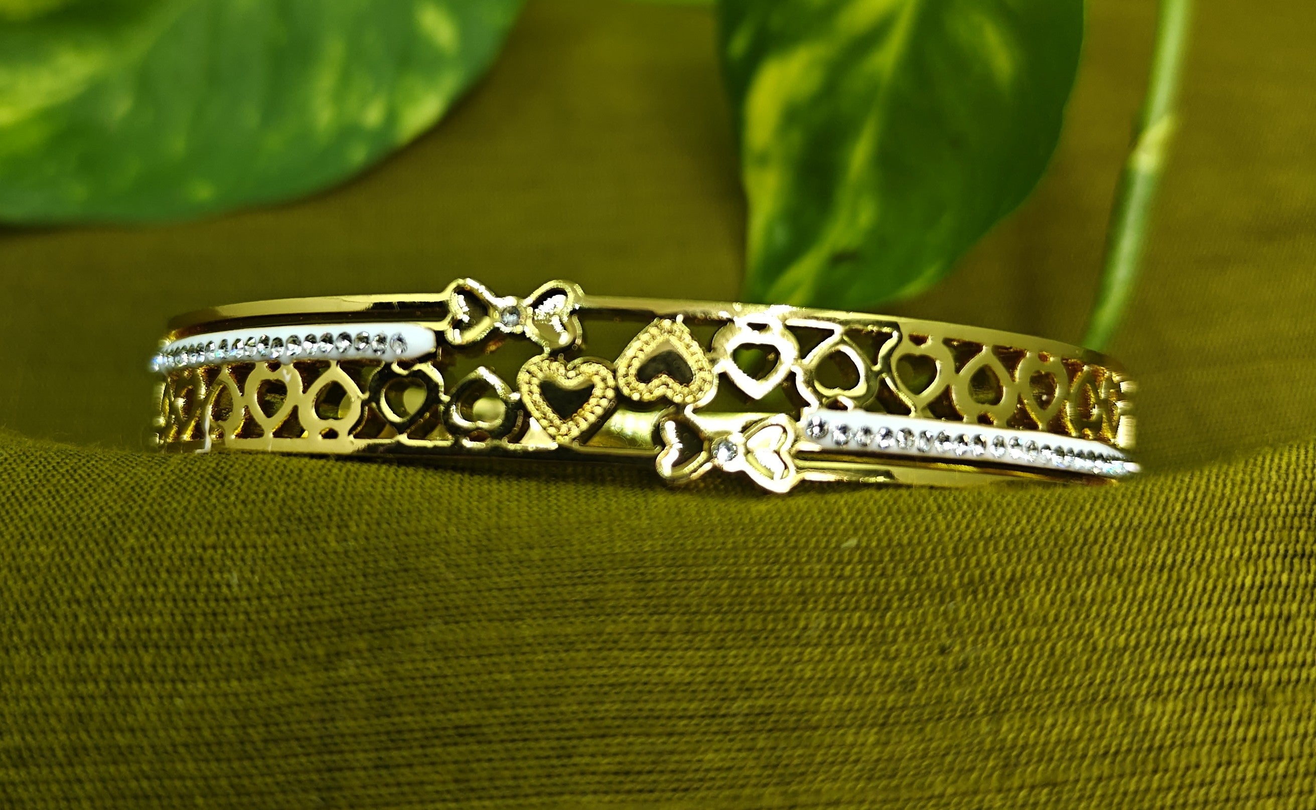 Gold-Plated Heart and Bow Cutwork, Love Motif Bracelet with Small AD Stones for Women - Glossy Finish / Openable Medium
