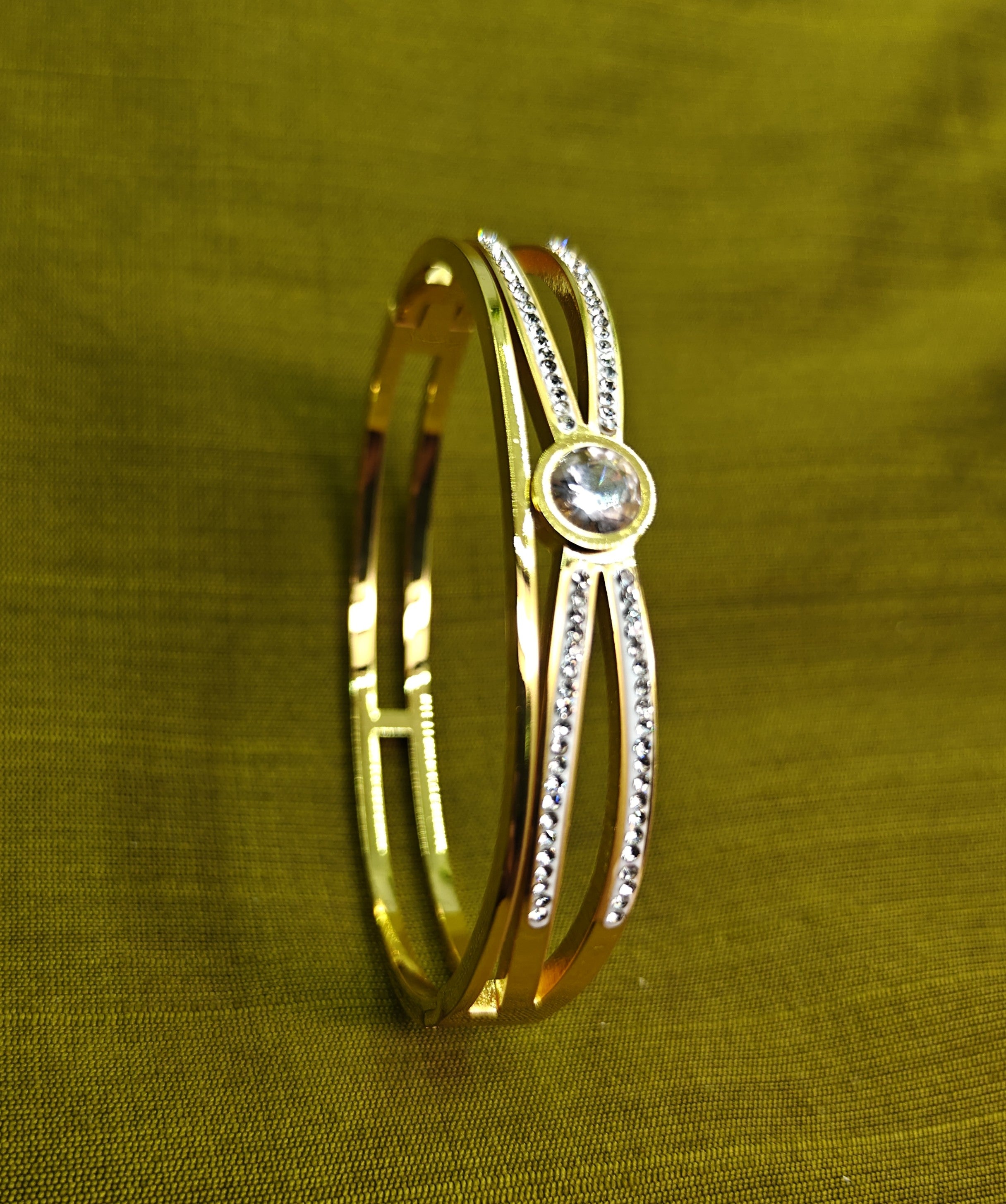 Gold-Plated Solitaire Stone-Studded Criss-Cross Pattern Cuff Bracelet for Women - Glossy Finish / Openable Medium
