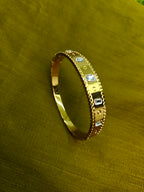 Gold-Plated Ribbed Edge Large Stone Cuff Bracelet for Women - Glossy Finish / Openable Medium