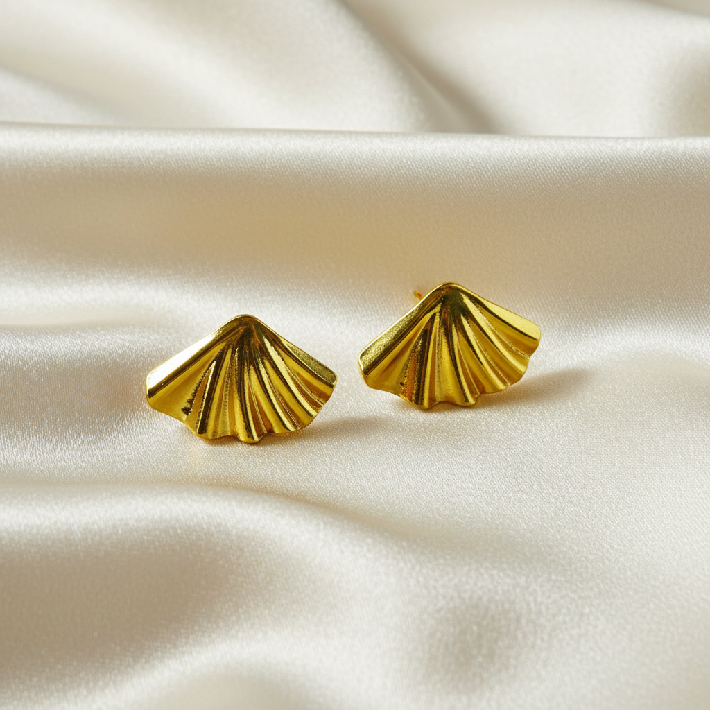 Gold-Plated Scallop Shell Stud Earrings for Women - Glossy Finish