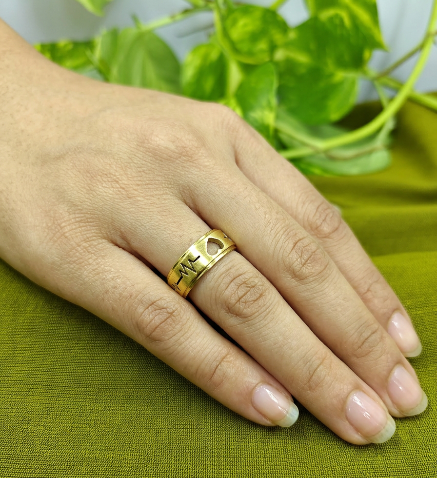 Gold-Plated Heartbeat Heart Cutout Gold Ring - Glossy Finish - Unisex - 19 Size