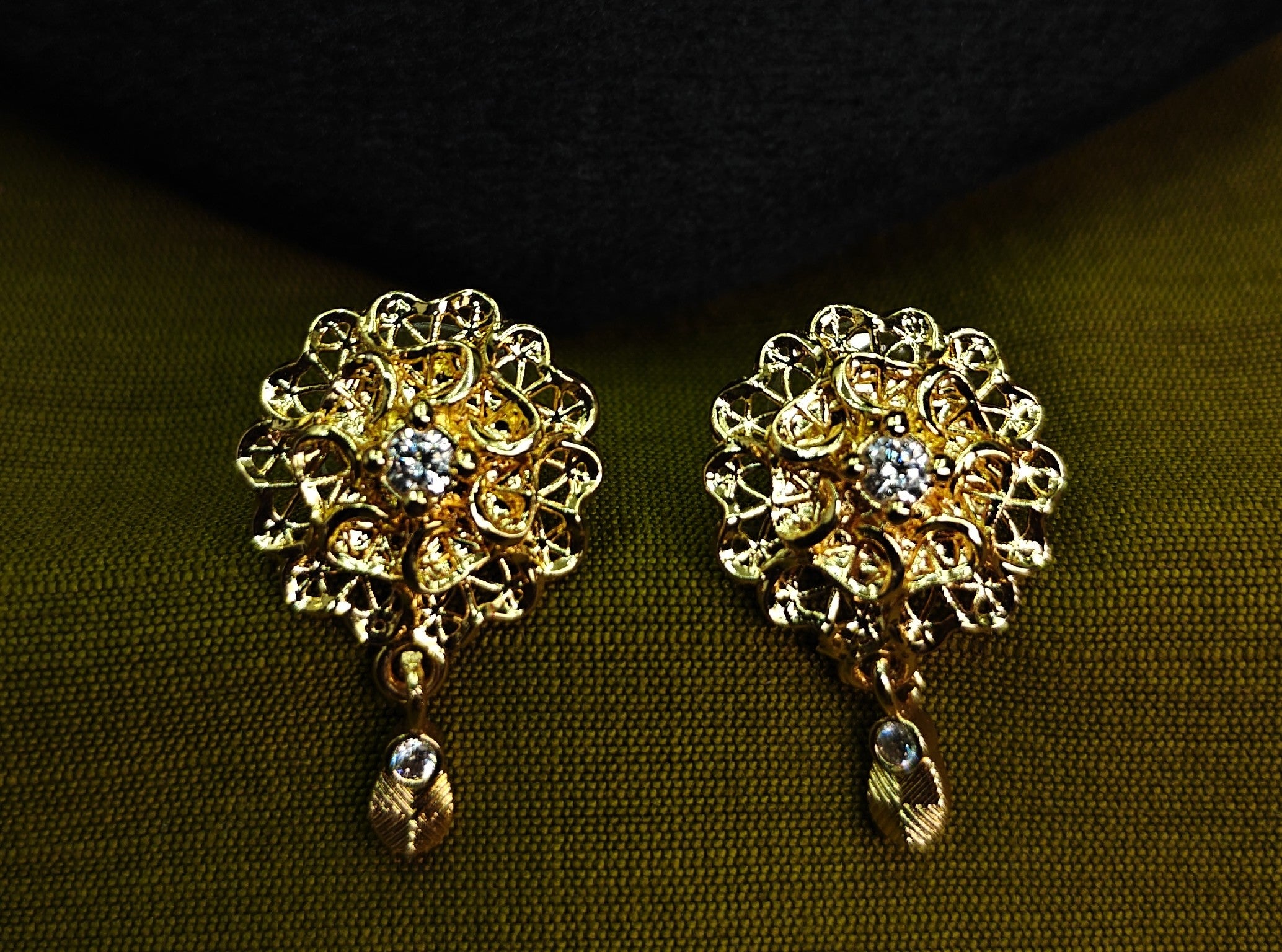 Gold-Tone Premium Floral Filigree AD Design Set for Women - Glossy Finish (17 Inches)