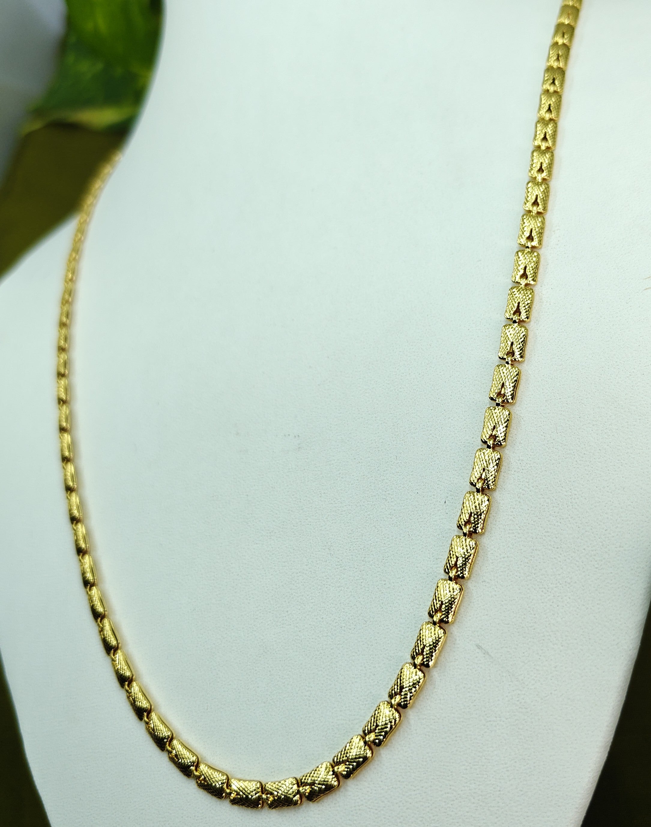 Gold-Tone Premium Textured Gold Link Chain for Women - Glossy Finish (21 Inches)