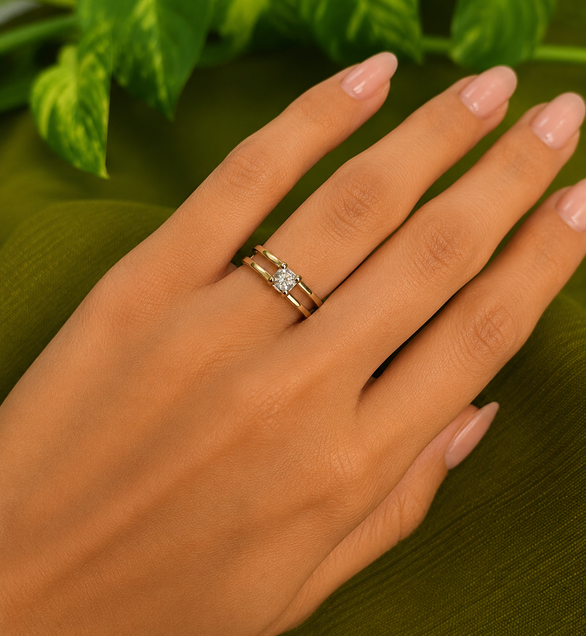Gold-Tone Premium Double-Band Solitaire Ring - Unisex - Glossy Finish (Size 14)