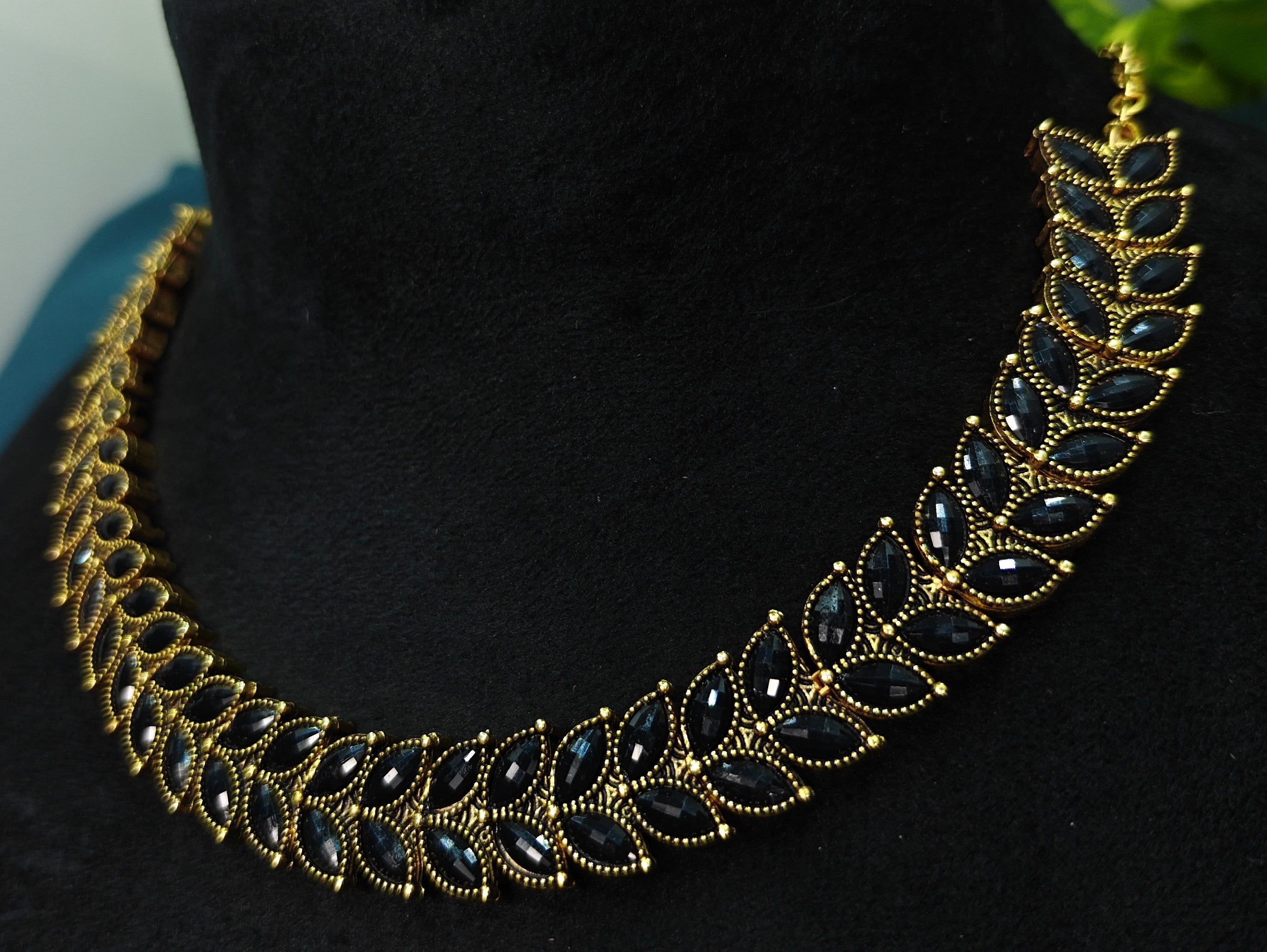 Antique Gold Black Kemp Leaf Necklace Set for Women - Matte Finish