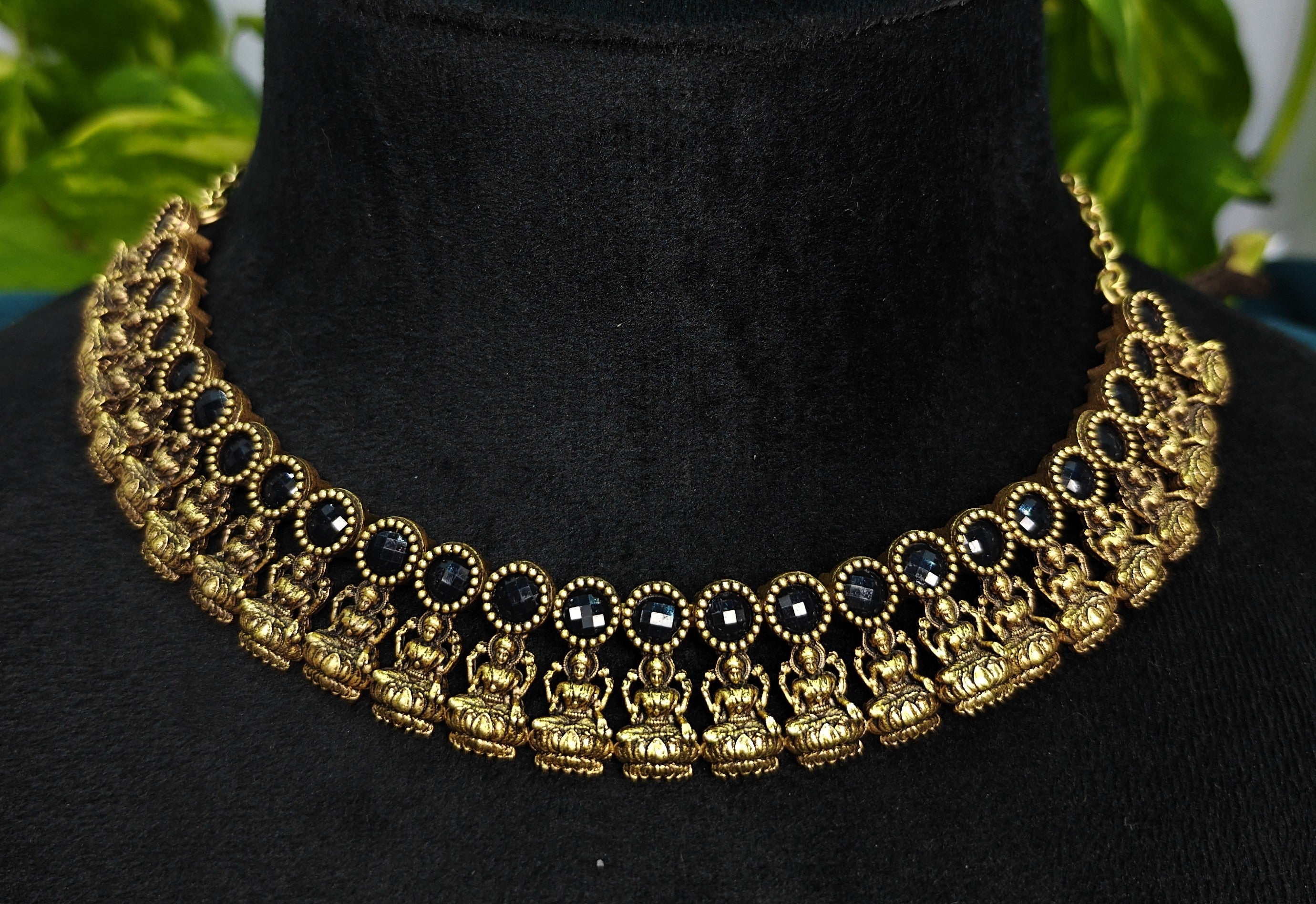 Antique Gold Black Kemp Lakshi Necklace Set for Women - Matte Finish