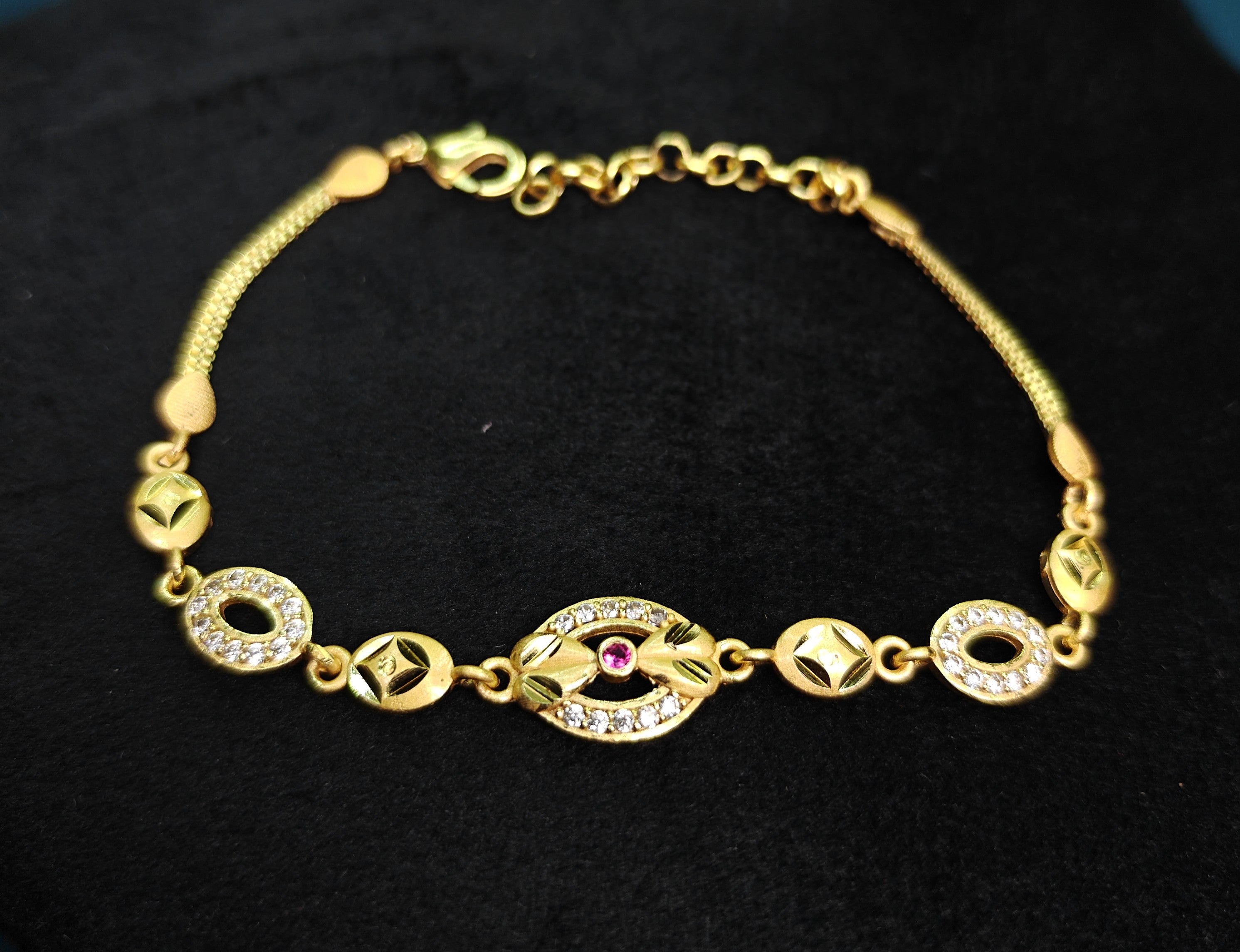 Gold-Tone Premium Oval Design Chain Bracelet for Women - Glossy Finish