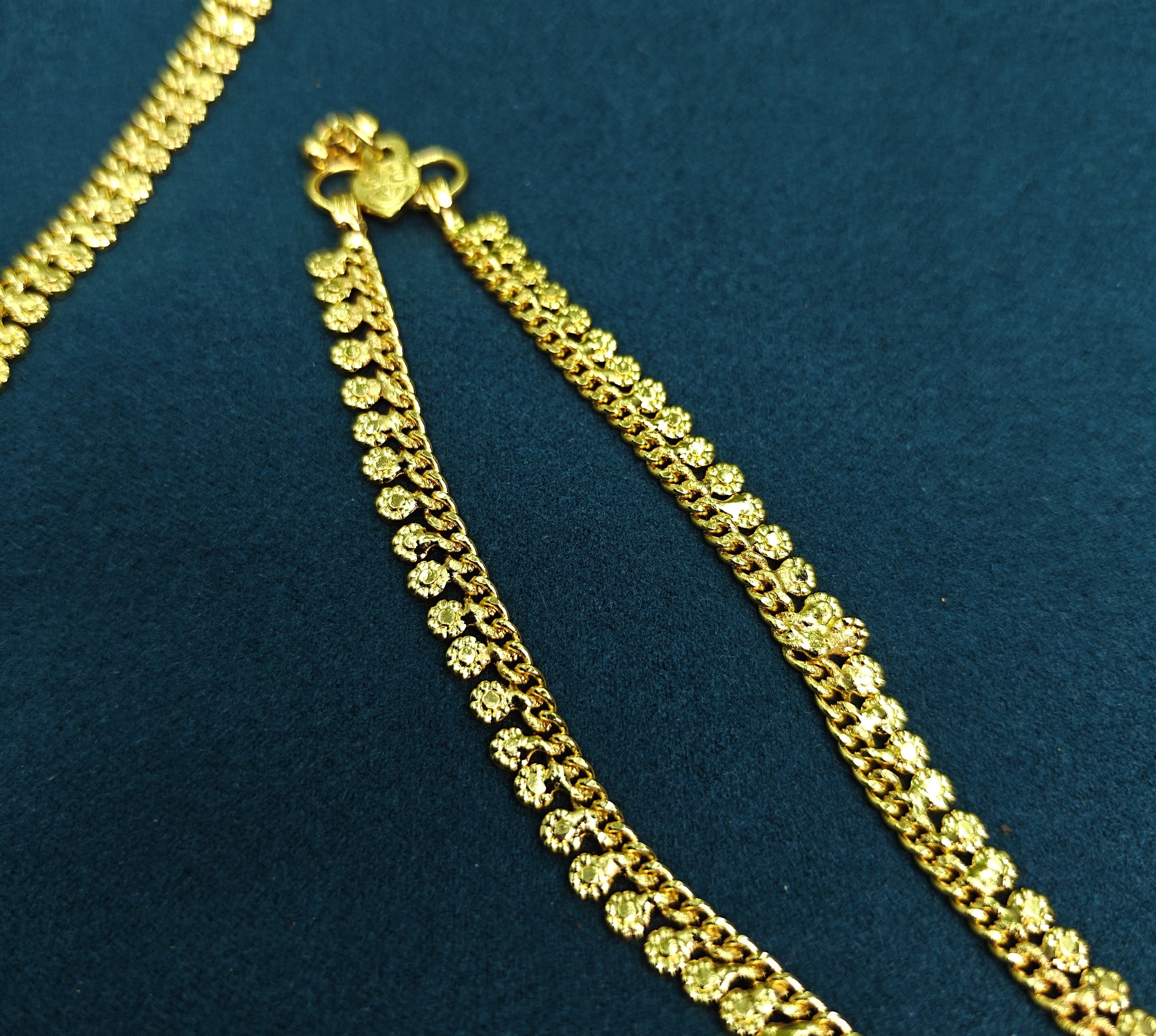 Gold-Tone Premium Traditional Kasavu Coin (Kasumala) Anklet for Women - Glossy Finish (Size 10 Inch)
