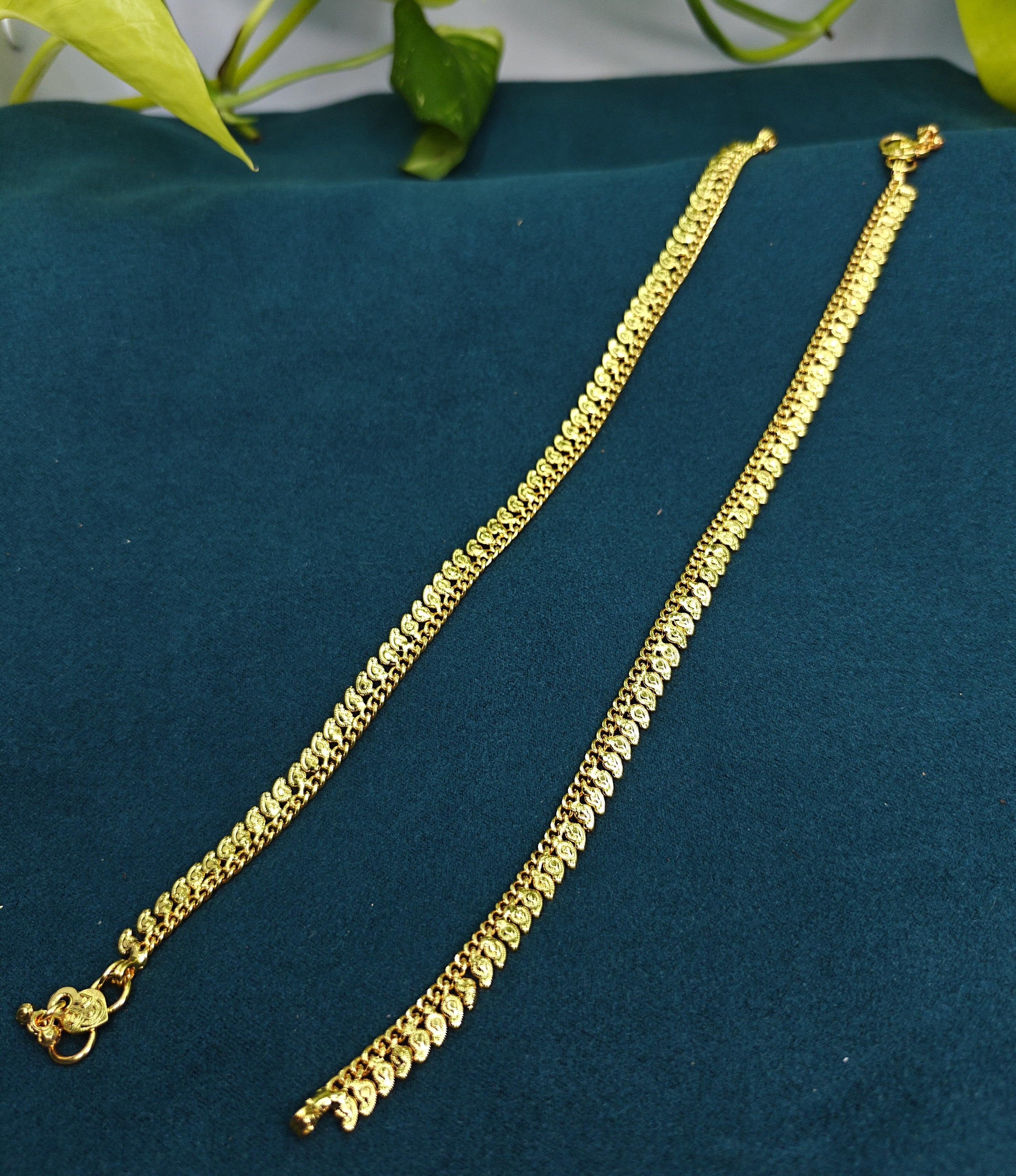 Gold-Tone Premium Traditional Mango Leaf (Mango Mala) Anklet for Women - Glossy Finish (Size 9 Inch)