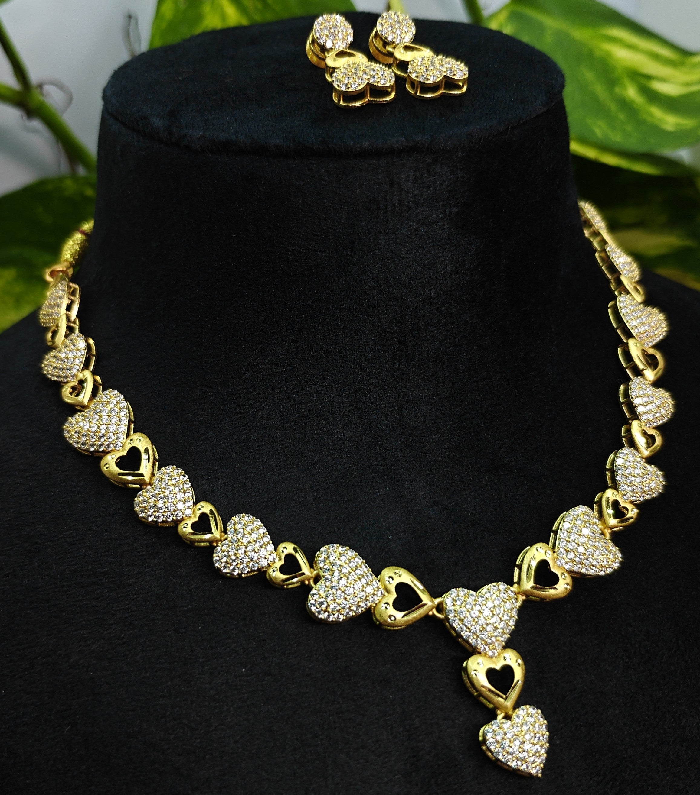 Gold-Tone Heart AD Layering Necklace Set for Women - Glossy Finish