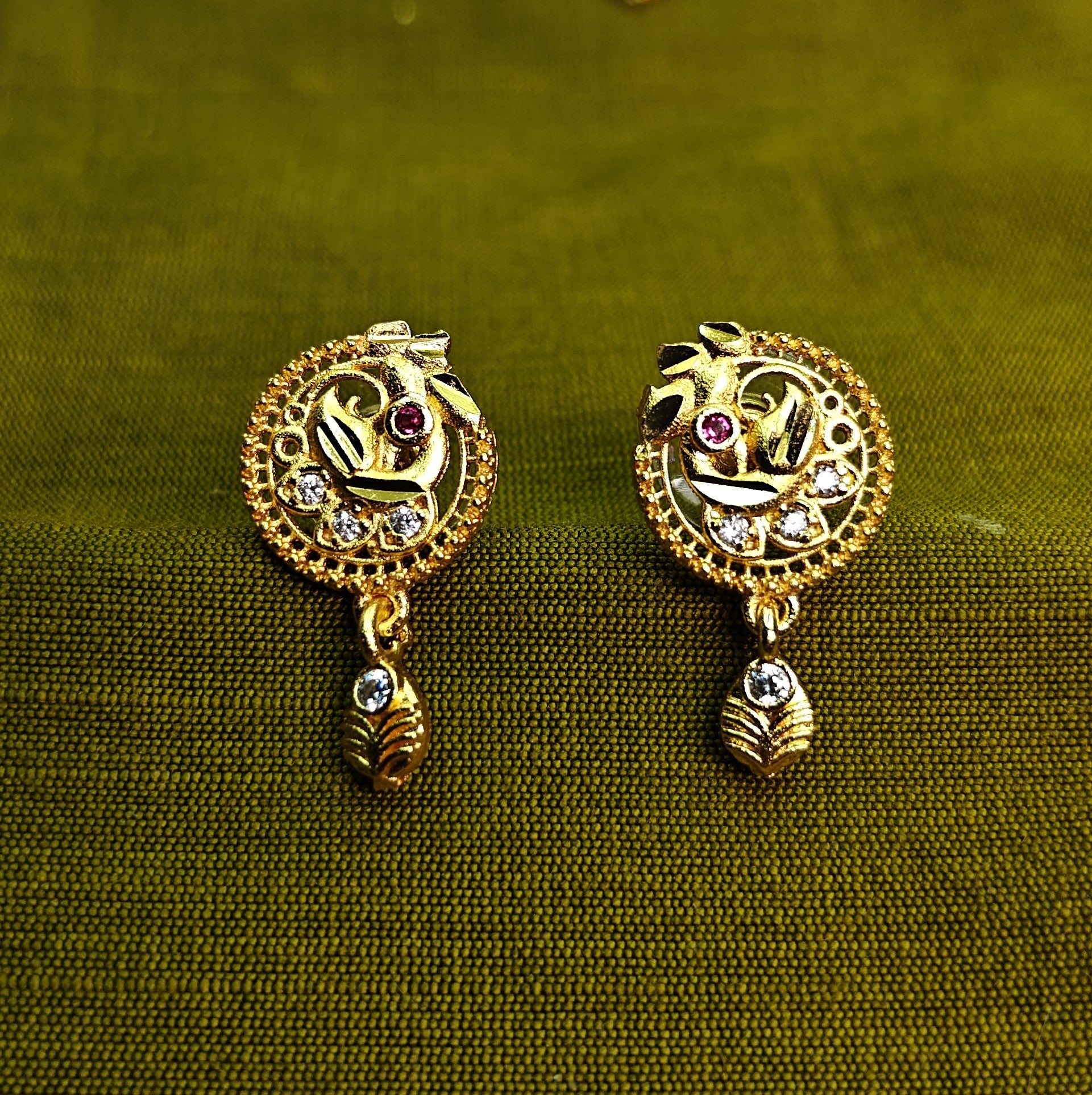 Gold-Tone Double Peacock Wheel AD Pendant Set for Women - Glossy Finish