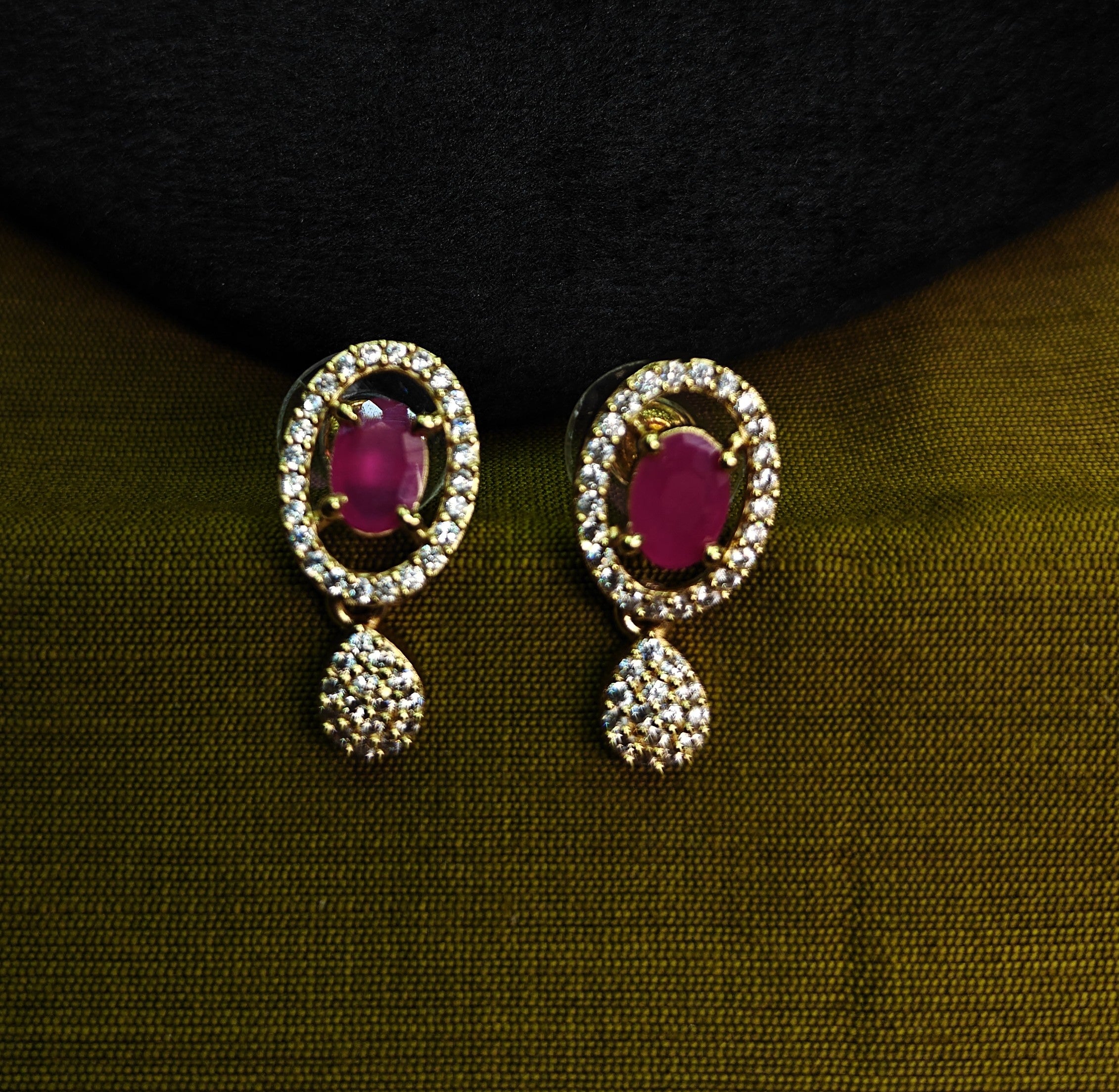 Gold-Tone Premium Ruby Oval Link AD Necklace Set for Women - Glossy Finish