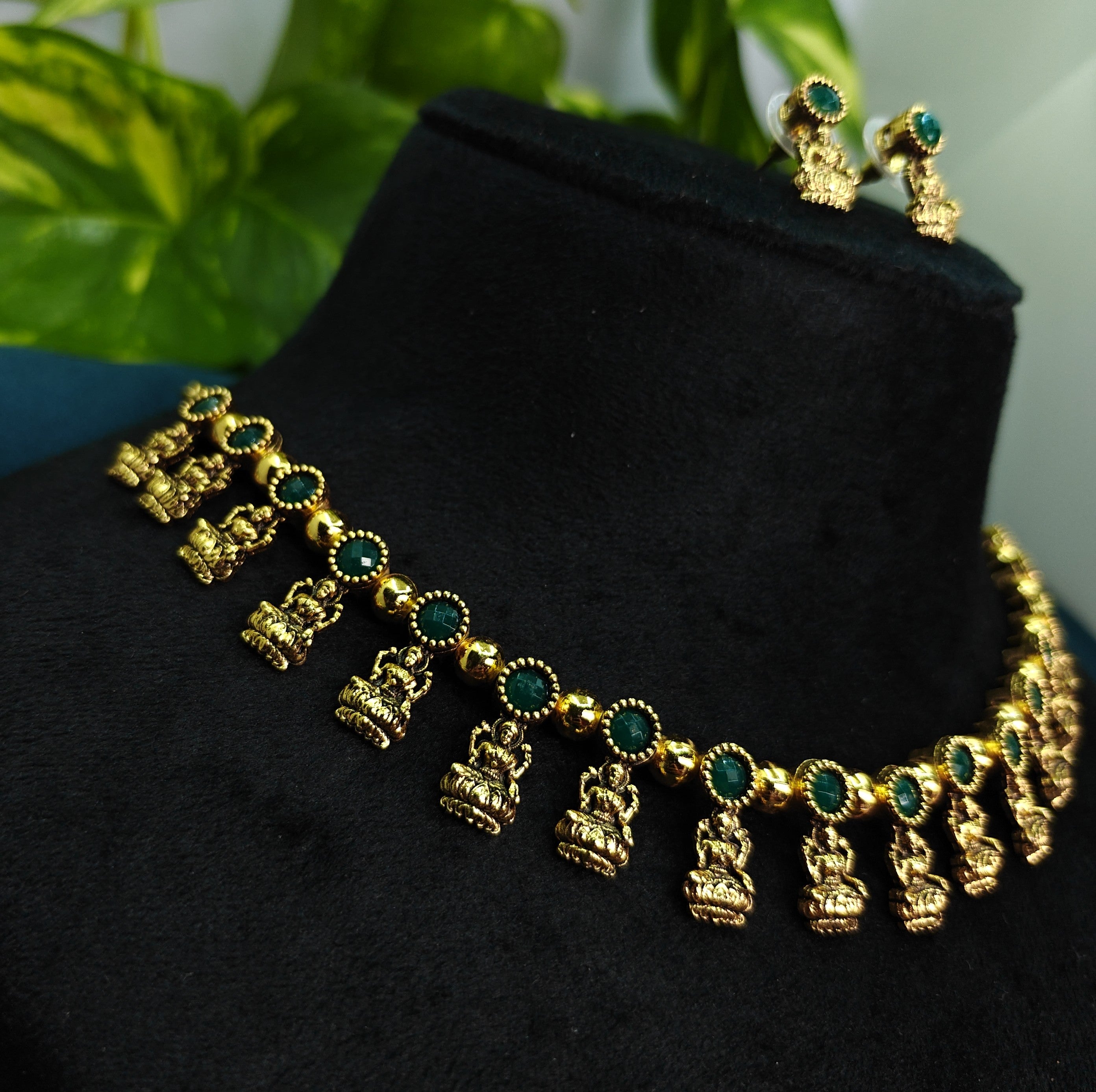 Antique Gold Green Kundan Devi Choker Set for Women - Matte Finish