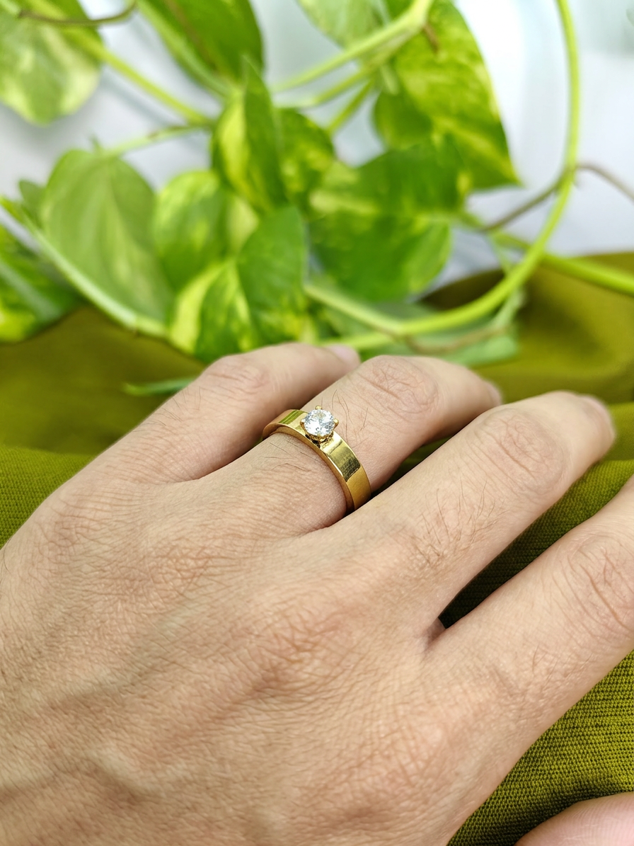 Gold-Tone Premuim Flat Solitaire Ring for Men -Glossy finish Size 20