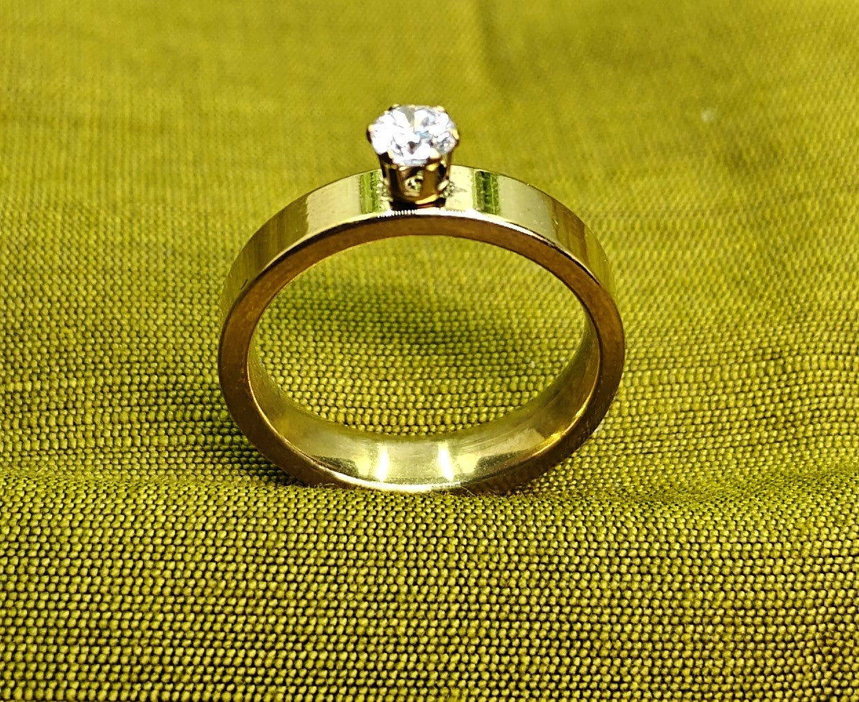 Gold-Tone Premuim Flat Solitaire Ring for Men -Glossy finish Size 20