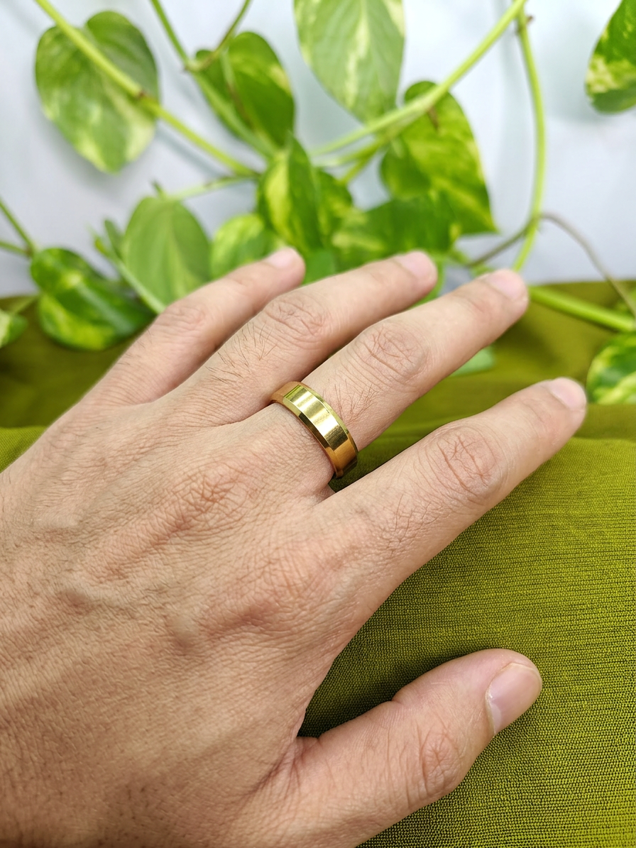 Gold-Tone Premuim Beveled Edge Band Ring for Men & Women -Glossy Finish Size 17