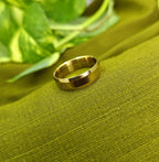 Gold-Tone Premuim Beveled Edge Band Ring Unisex -Glossy Finish Size 17